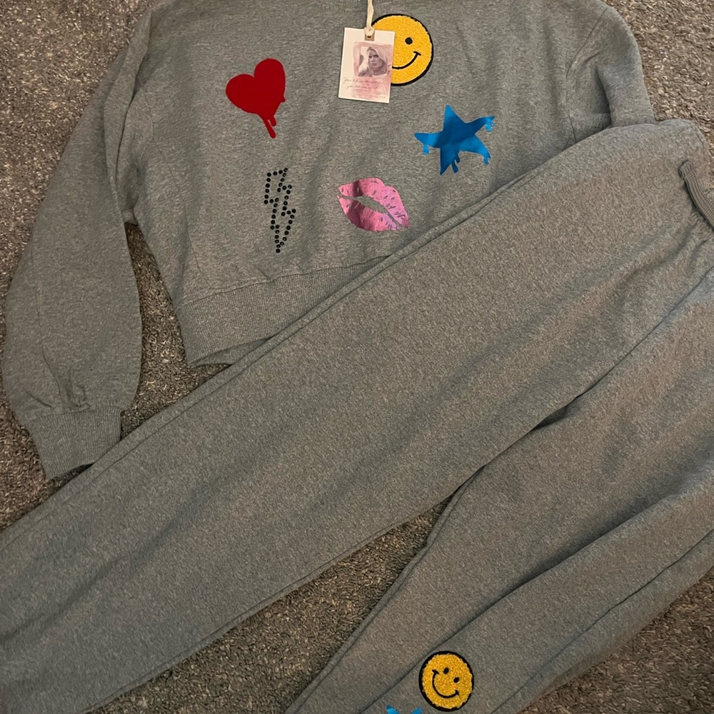 Jessica Simpson Gray Sweatshirt & Joggers Set with Colorful Patches